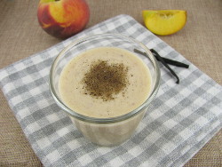 Pfirsichlassi, Lassi, Fruchtlassi, Joghurtlassi, gesunde Ernährung, Diabetes, Histaminintoleranz, Laktoseintoleranz, Fruktosemalabsorbtion, Diät, Gewürze, Pfirsich