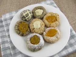 Weihnachtsbäckerei, Kekse, Gebäck, Nüsse, Samen, Kokosöl, Konfitüre, weiße Schokolade, Essen, Ernährung