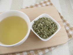 Olivenblättertee, Olivenblatttee, Olivenblätter, Tee, getrocknete Olivenblätter, heißes Getränk, Olive, Trinken